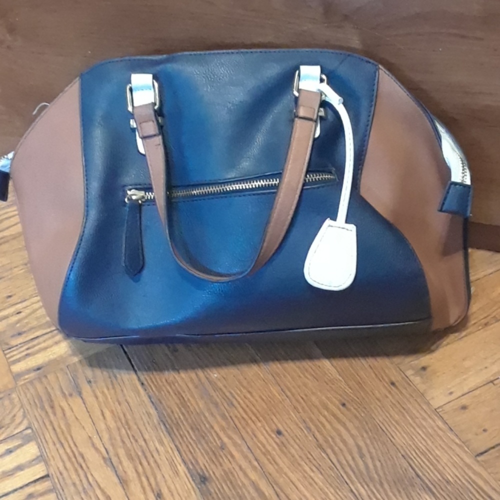 Handbag - Picture 2 of 3